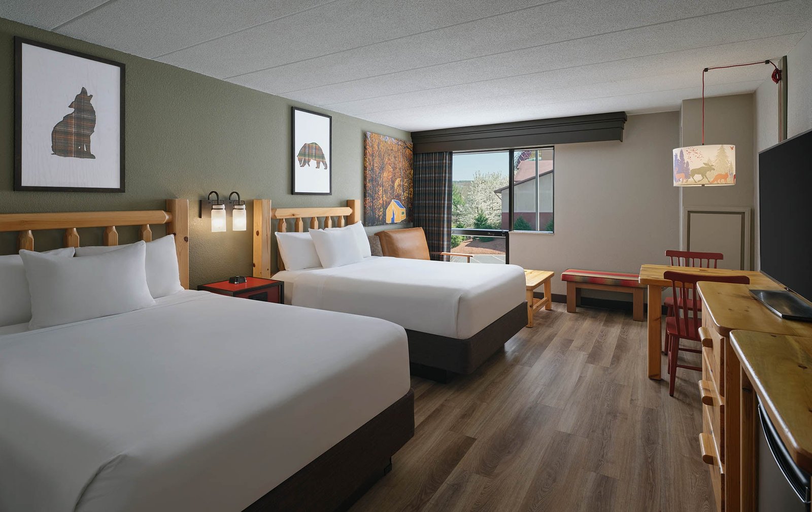 Deluxe Queen Suite