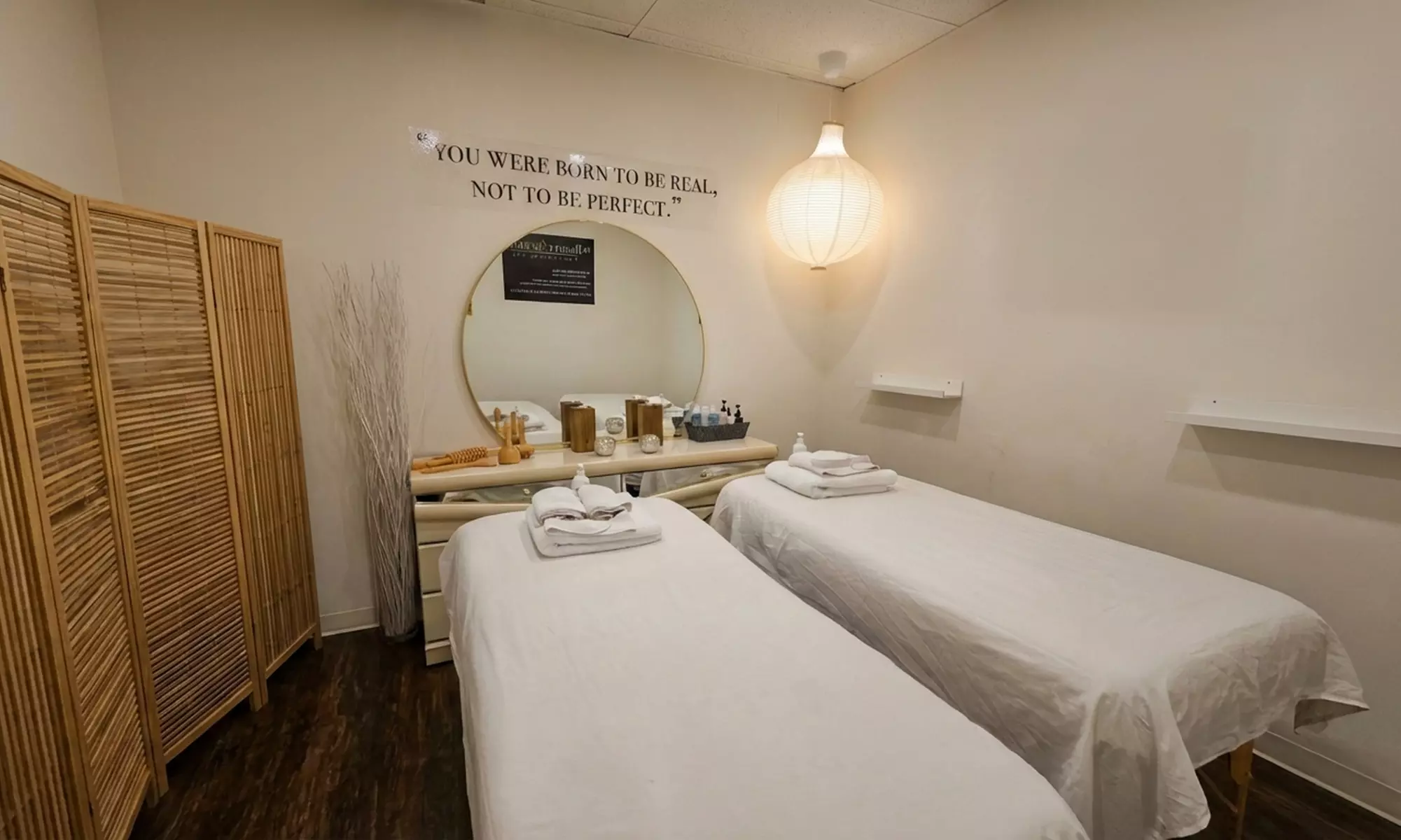 Customized Facials: Acne, Anti-Aging, or Hydrating Treatments