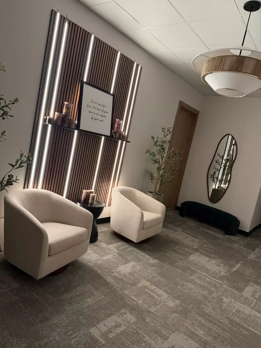 Anti-Aging Facial Sessions for Smoother, Youthful-Looking Skin