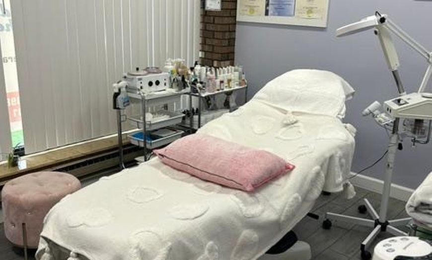 Image 2: Experience Smooth Skin with a Brazilian Waxing Session