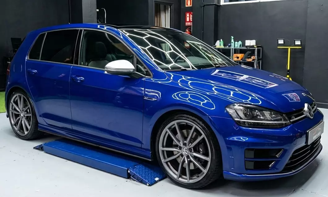 Lavado premium detailing con opción a pulido y tratamiento protector