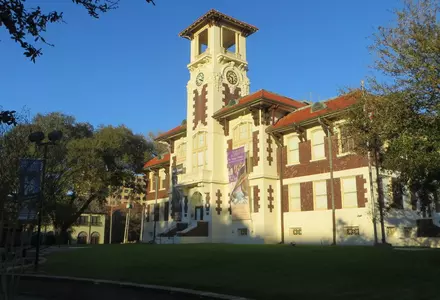 Historic City Hall Arts & Cultural Center