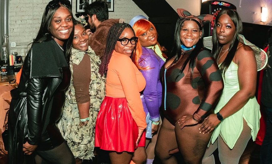 Image 15: Explore Chicago's Halloween Bar Crawl with VIP Deals