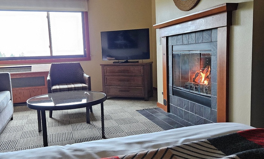 Image 15: Columbia River Gorge Lodge with Spa & Indoor Pool