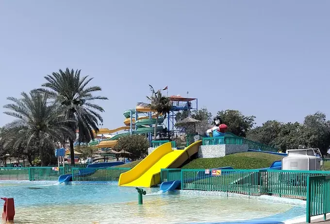 Ras Al Khaimah: 4* Hotel Stay with Dreamland Aqua Park Tickets for Two