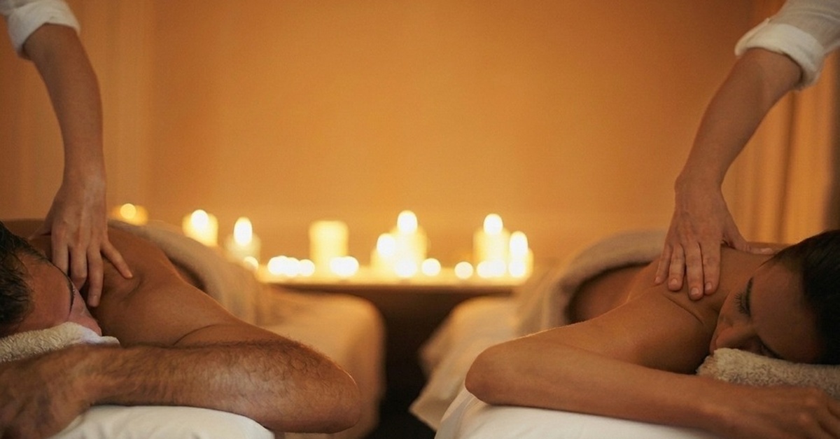 Masaje tailandés o con aceites esenciales en pareja en Málaga