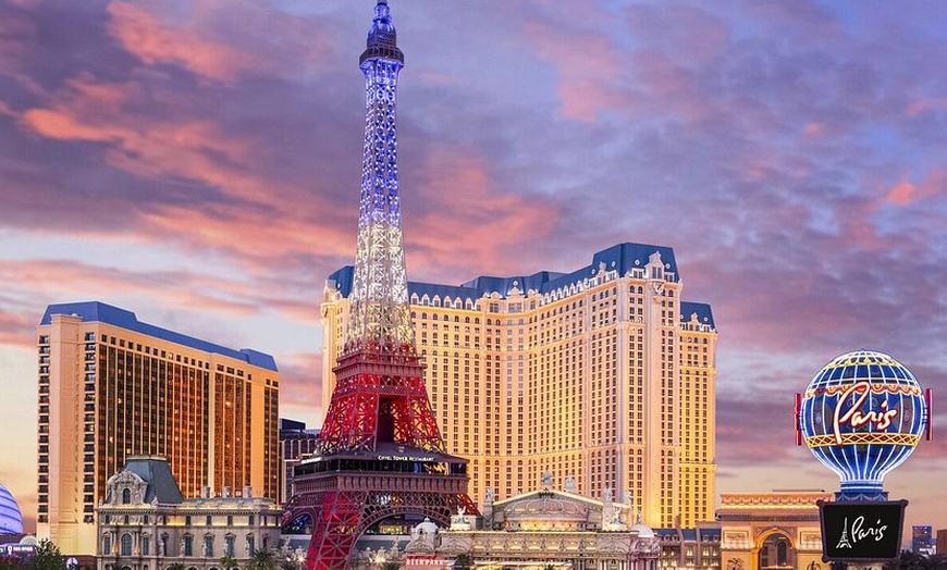 Image 3: Private Helicopter Tours: 15-Min Vegas Strip & 45-Min Grand Canyon