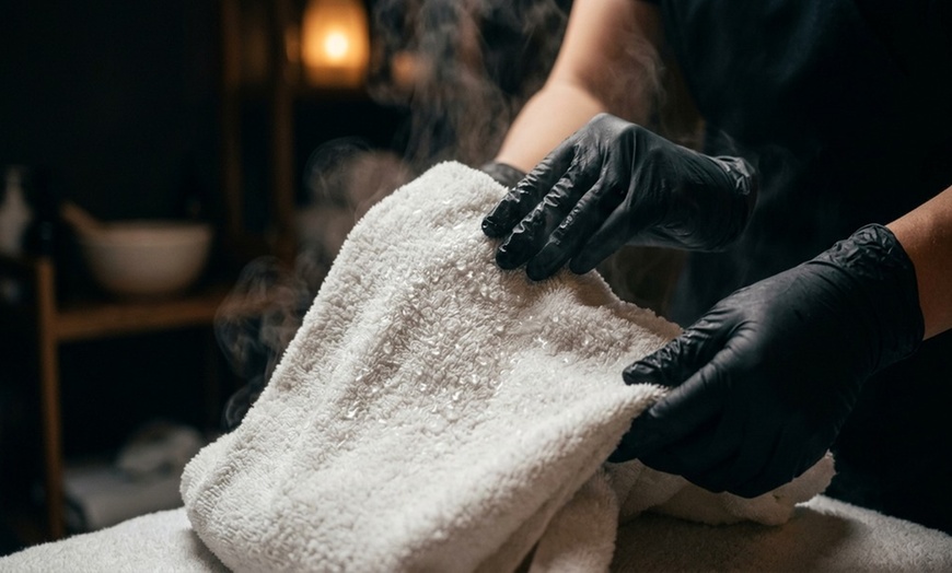 Image 6: Customized Facials with Deep Cleansing & Massage Options