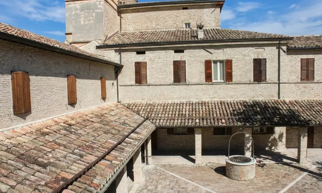 Fano: soggiorno con colazione, welcome drink e una cena