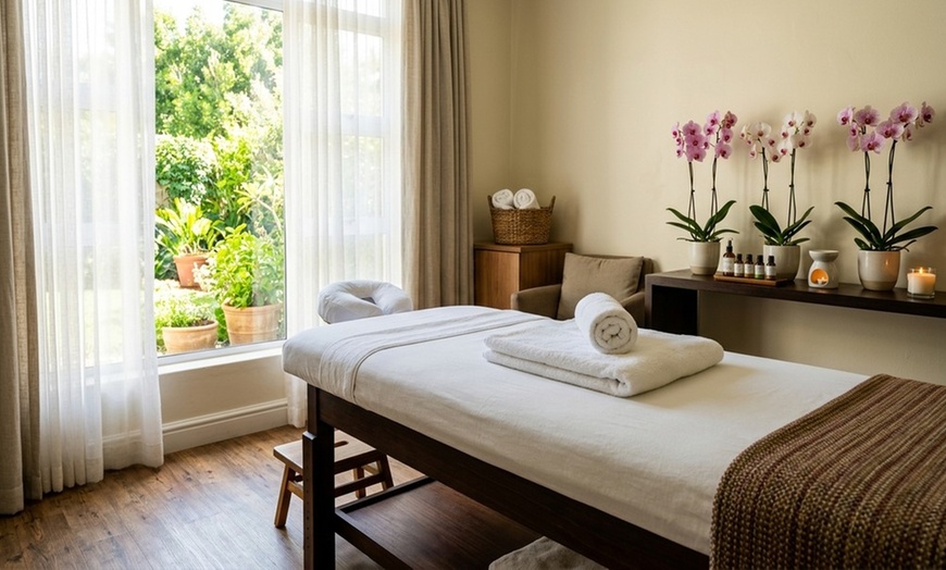 Image 2: Up to 29% Off on Lymphatic Drainage Massage