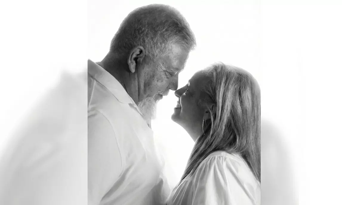 Sesión de fotos de San Valentín en estudio con 15 imágenes editadas