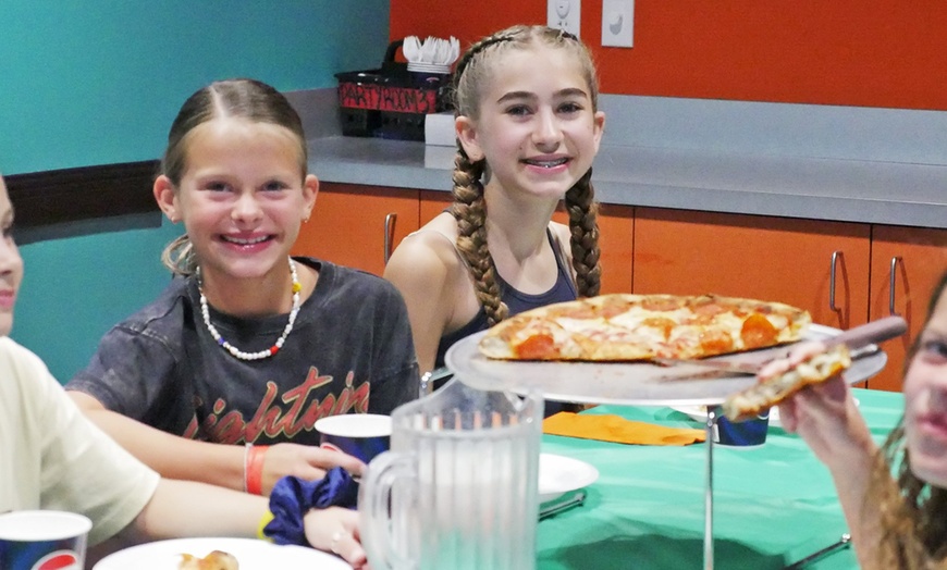Image 7: Uptown Jungle Admission Deals: Play Walls, Zip Line & More!