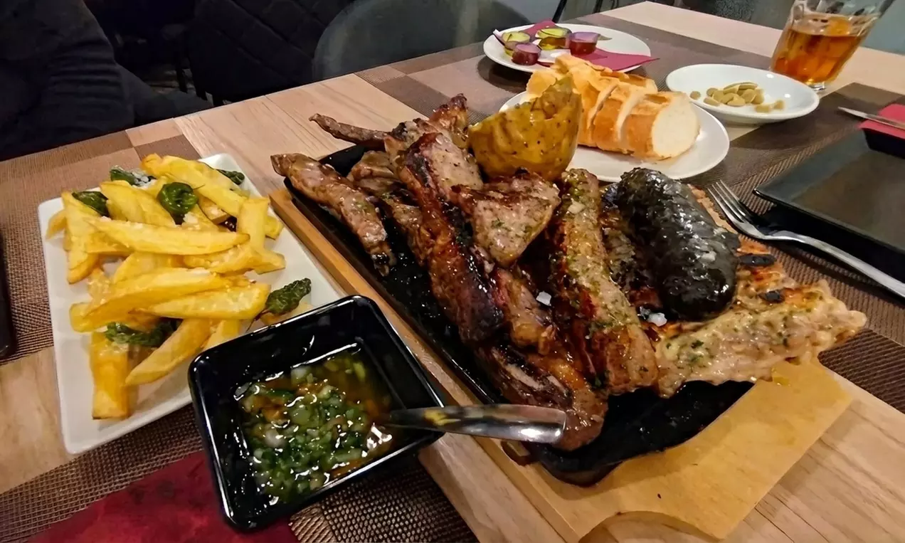 Menú Cachopo o Parrillada para 2 o 4 personas