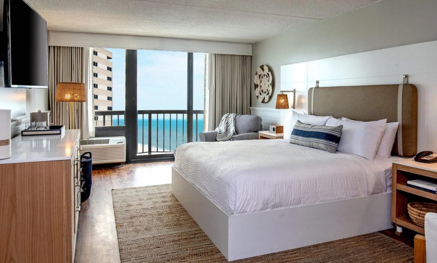 Image 26: Ocean City Beachfront Resort with Pool and Dining