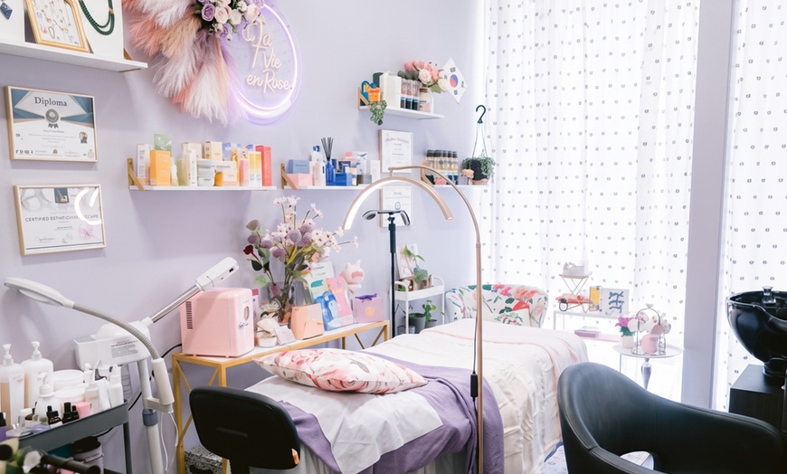 Image 3: K-Beauty Facials, Dermaplaning & Oxygen Collagen | L.I.A Esthetics