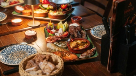 Für 2 Personen: 6 Tapas nach Wahl inkl. Salsa & Brotkorb - El Espanol