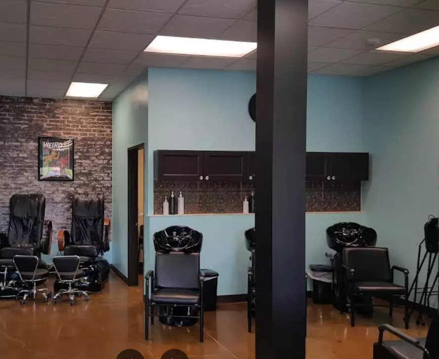 Professional Hair Color and Highlight Services