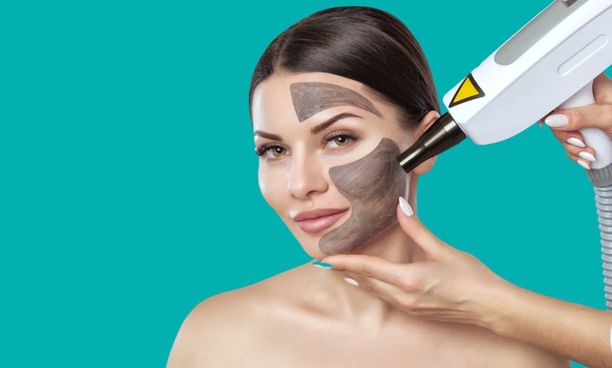 Image 2: One, Two or Three PRP Hollywood Facials w/ CryoSkin or CooLifting 