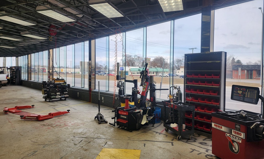 Image 15: Oil Change with 10-Point Inspection & Optional Tire Rotation