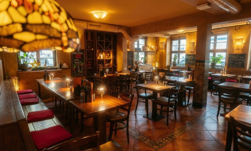 Image 3: 6 oder 12 Tapas nach Wahl mit Salsa & Brot für 2 oder 4 Personen