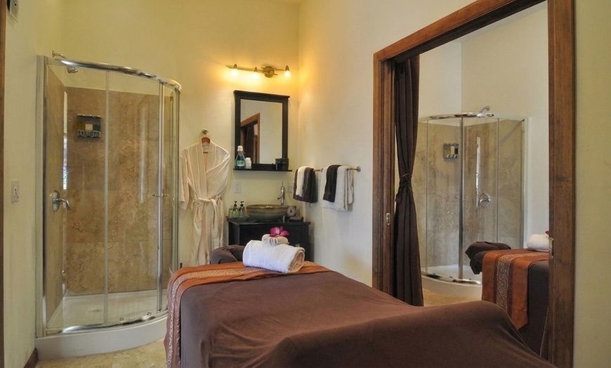 Image 4: Relaxing Massage & Reiki Sessions with Aromatherapy