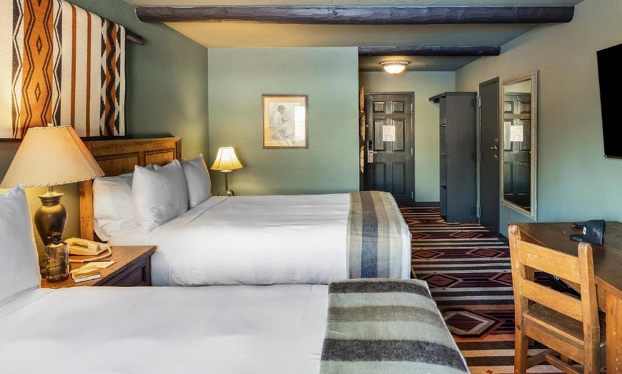 Image 12: Santa Fe Hotel with Mountain Views & Outdoor Pool