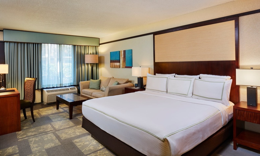 Image 27: Orlando Hotel Near Theme Parks with Pools and Shuttle