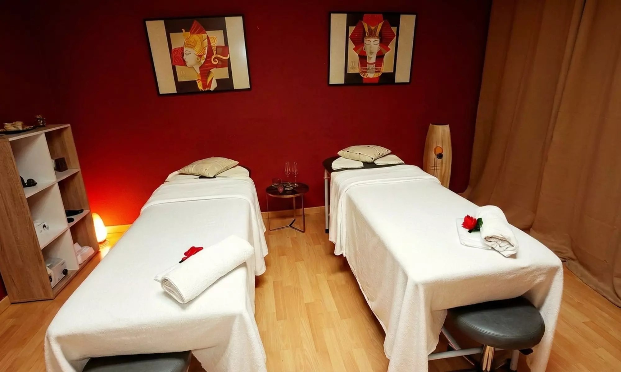 Ritual en pareja de 60 minutos a elegir entre thai o en hammam con copa de cava y bombones, ahorra hasta un 42% - Primary Image