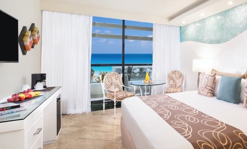 Image 26: Cancún All-Inclusive Beachfront Resort with Private Beach