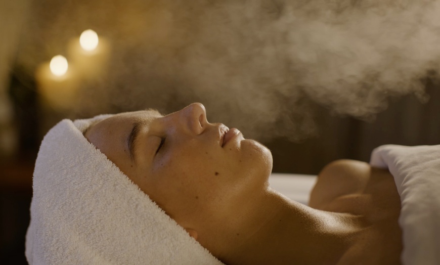 Image 4: 60 or 90-Min Custom Facial & Spa Day at House of Hudson