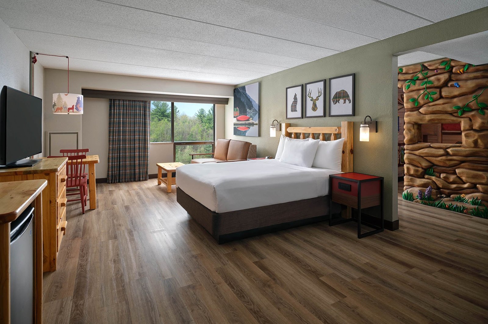 Royal Wolf Den Suite