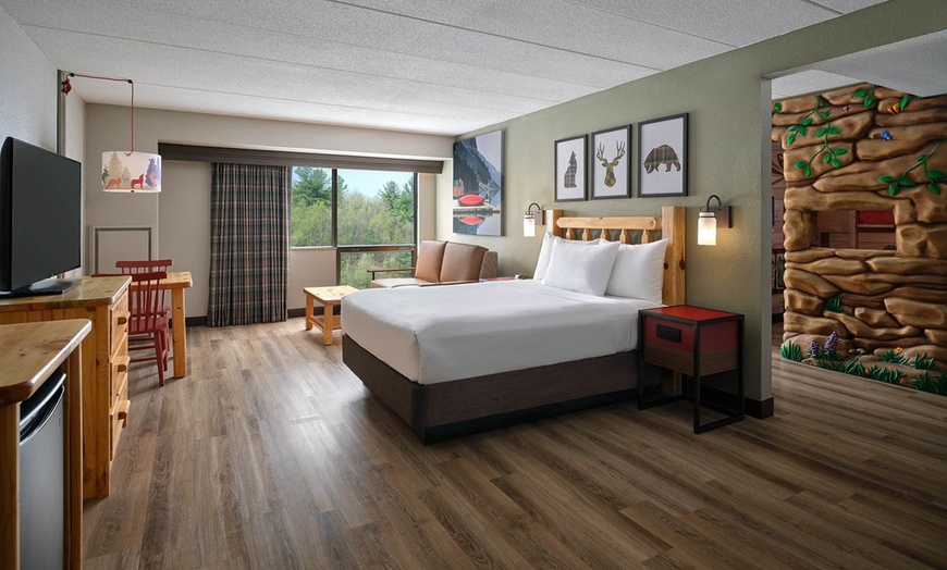 Image 20: Great Wolf Lodge Boston Indoor Water Park Resort
