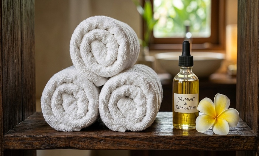 Image 4: Up to 39% Off on Couples Massage at Sunsea Spa
