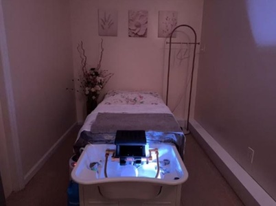 60 Minute Head Spa Treatment: Includes Wash, Scalp & Head Massage and Neck & Shoulder Massage - Emily's Skin Care Inc., Ladies Spa