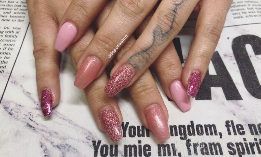 Image 6: Polished Nails & Smooth Skin for a Refreshed Look