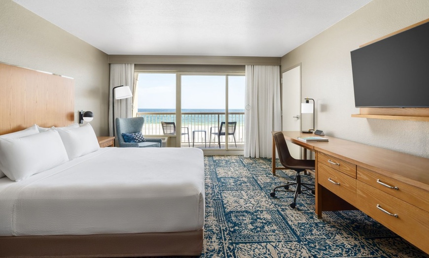 Image 24: Fort Walton Beach Hotel with Direct Beach Access