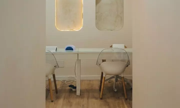 Manicura y/o pedicura spa con esmaltado tradicional o semipermanente