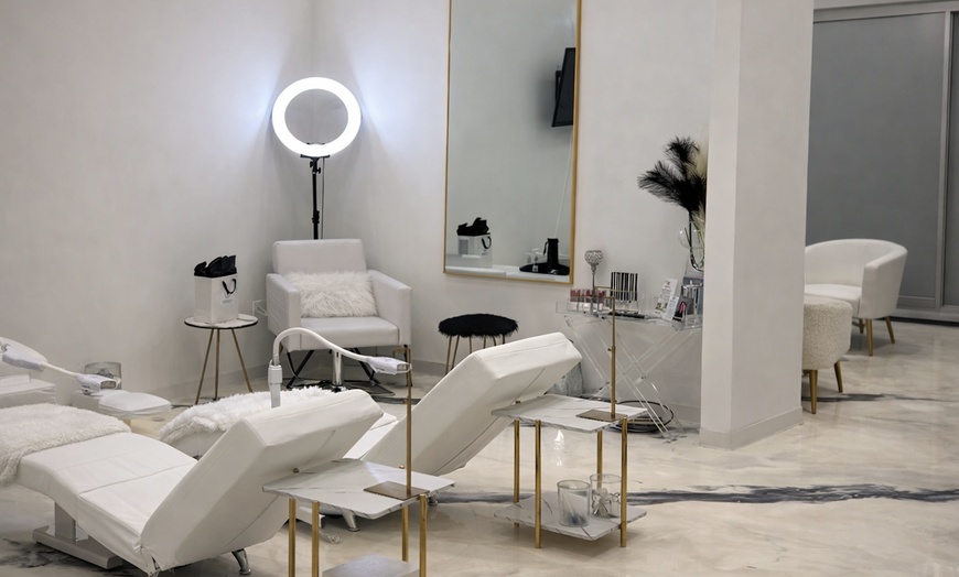 Image 5: PDO Threadlift with Choice of 4, 6, or 8 Threads for a Youthful Look