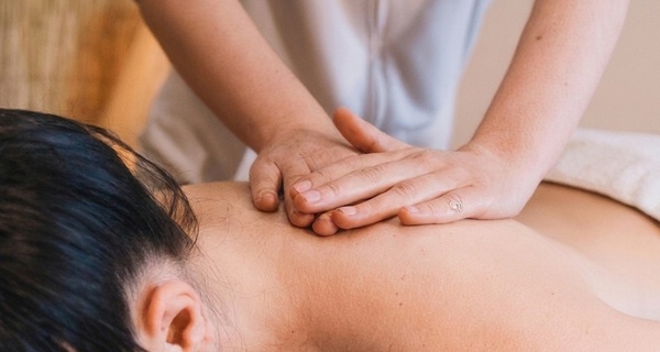 60, 90, or 120-Minute Swedish or Deep Tissue Massage with Hot Stones