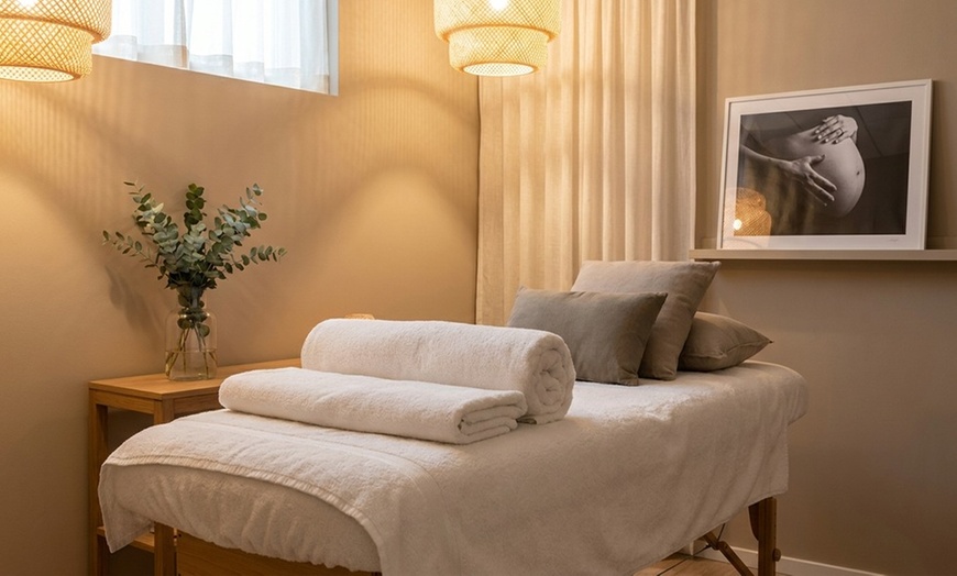 Image 3: Relax & Rejuvenate: Luxurious 80-Minute Mommy-to-be Spa Package 