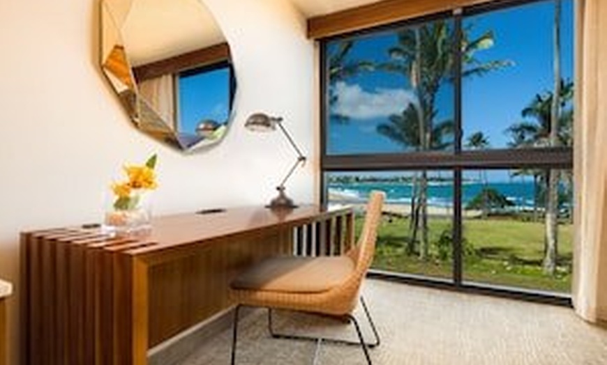 Image 29: Kauai Beachfront Hotel with Pools & On-Site Lū'au