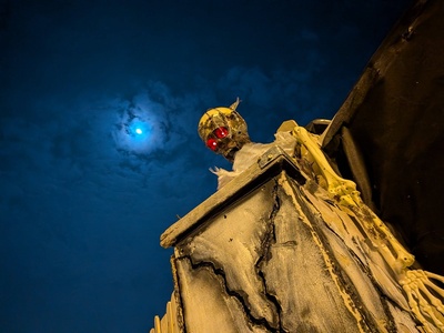 Admission for 1 person September 26th-October 31 Friday and Saturday - Sinister harvest haunted attraction(Devine,TX)