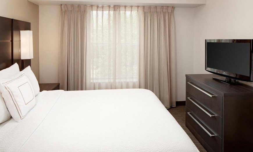 Image 19: Arlington Suite Hotel near AT&T Stadium and Six Flags