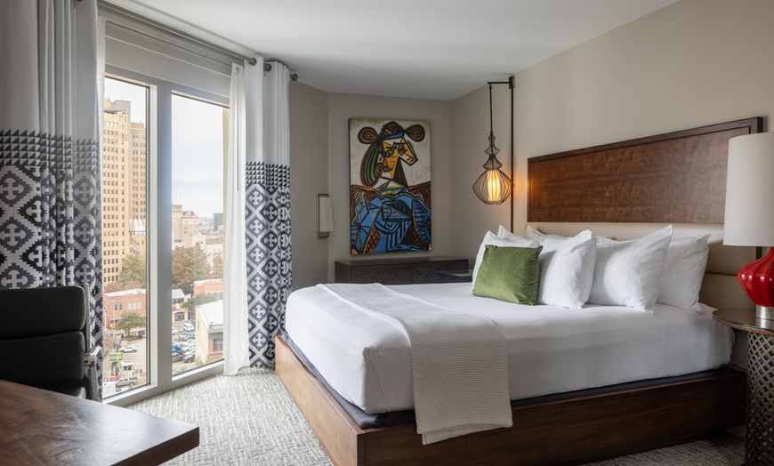 Image 31: San Antonio Riverwalk Suites with Rooftop Pool