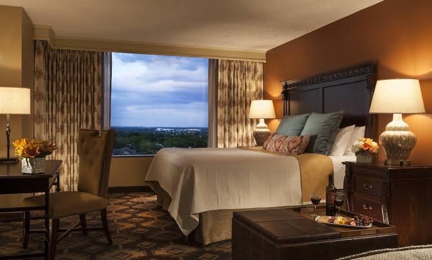 Image 23: Downtown San Antonio Hotel near Alamo and River Walk