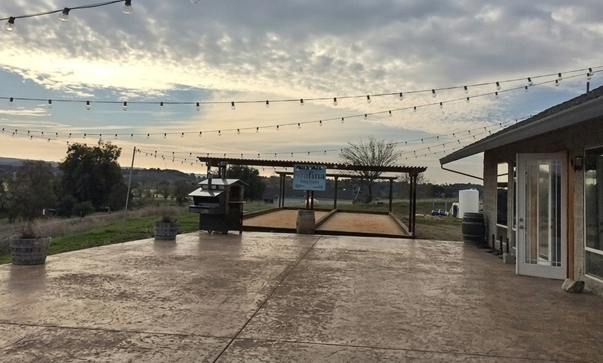 Image 5: Expanded wine tasting with flights and bottle to go