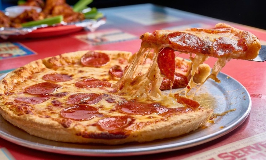 Image 2: Enjoy Italian Dining Credits Towards Food and Drinks in Soddy Daisy