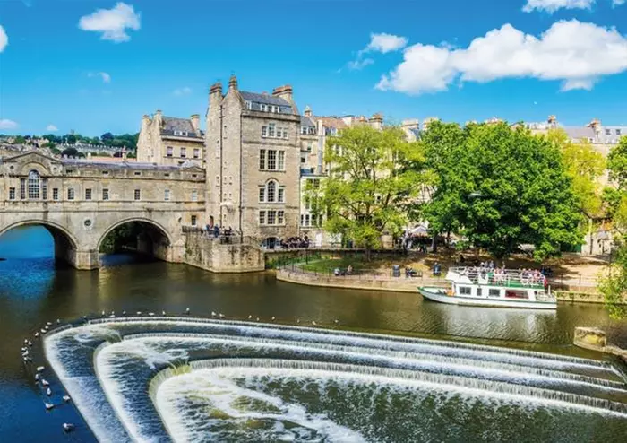 Stonehenge & Bath Guided Tour from London with Roman Baths