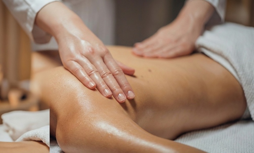 Image 3: Masaż klasyczny, relaksacyjny, gorącymi kamieniami lub antycellulitowy
