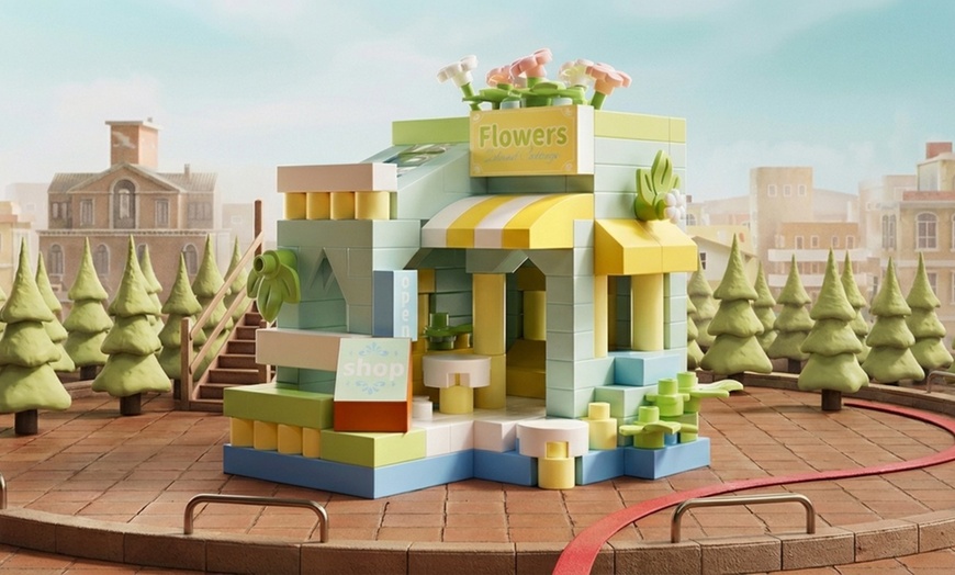 Image 4: Sei modelli di negozi fiabeschi in mini mattoncini da costruzione